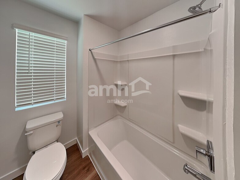 Building Photo - 9742 W Luxton Ln