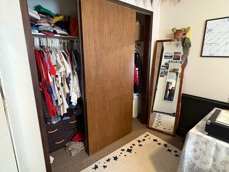 Building Photo - 507 N Linn St