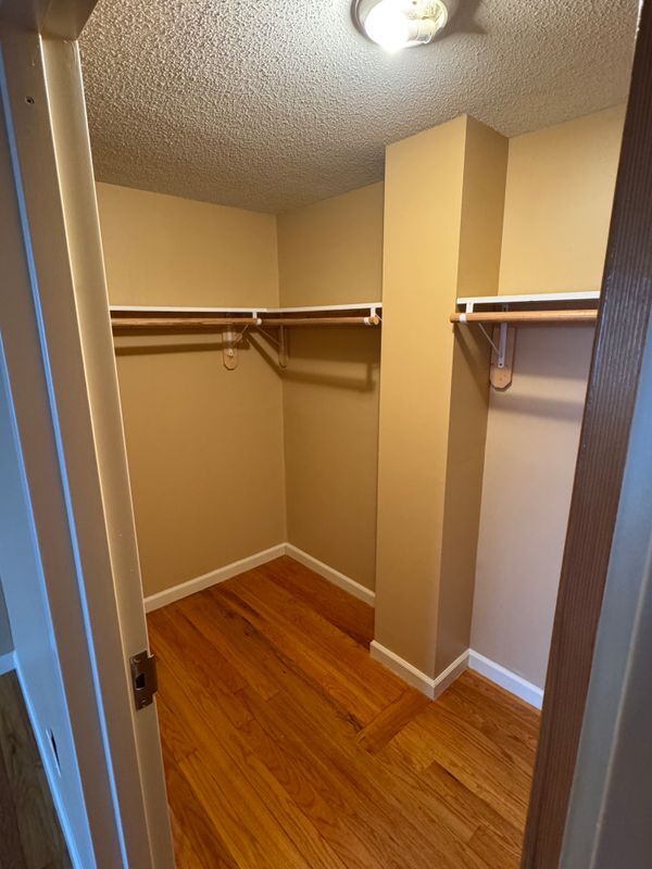 Building Photo - 184 Pequot Ave