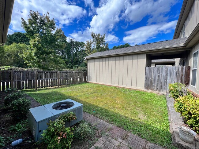 Building Photo - 1630 Academy Dr