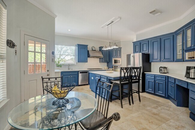 Building Photo - 301 Winding Oak Ln S
