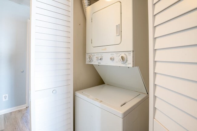 Building Photo - Sea Colony 27B @ 1311 S Lake Park Blvd