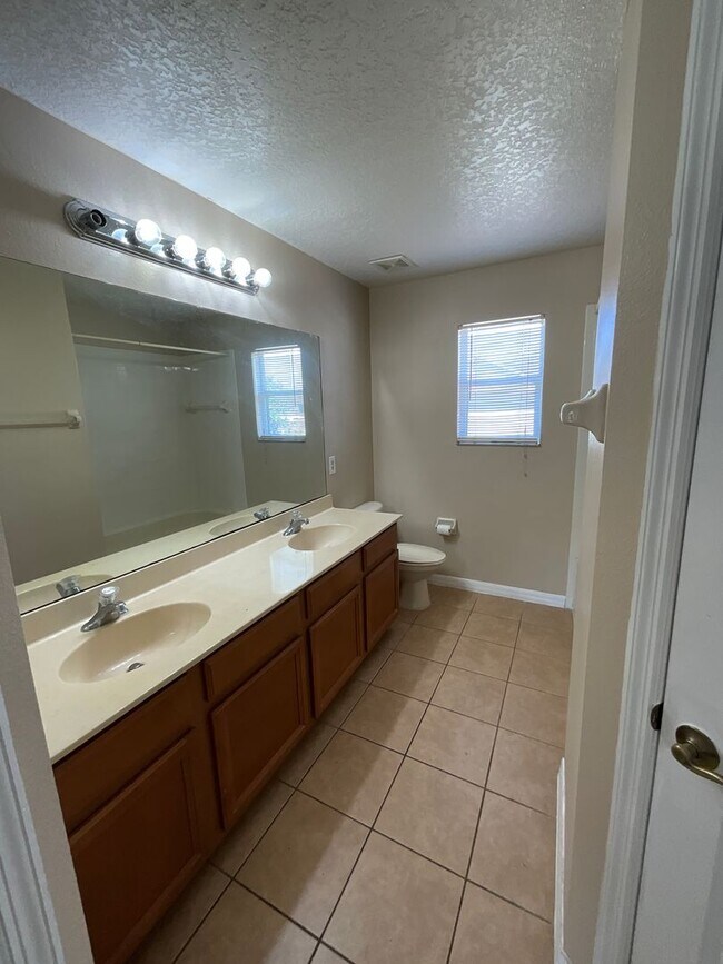 Building Photo - Beautiful Corner Lot