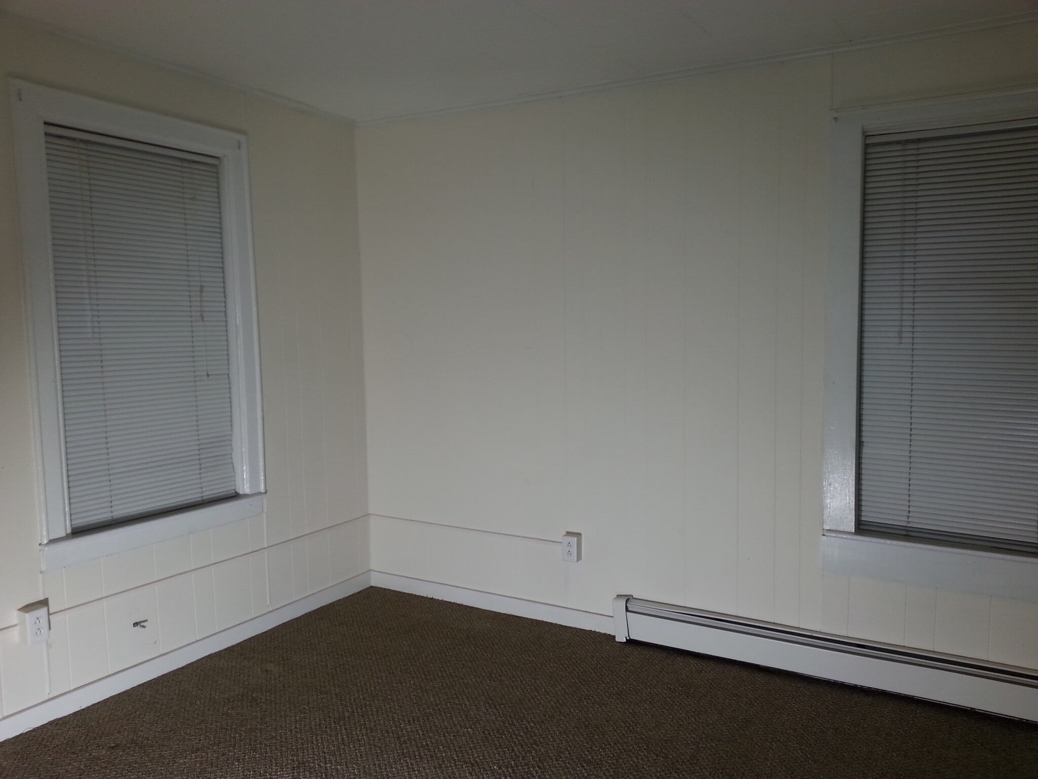 Building Photo - 188 Pine St