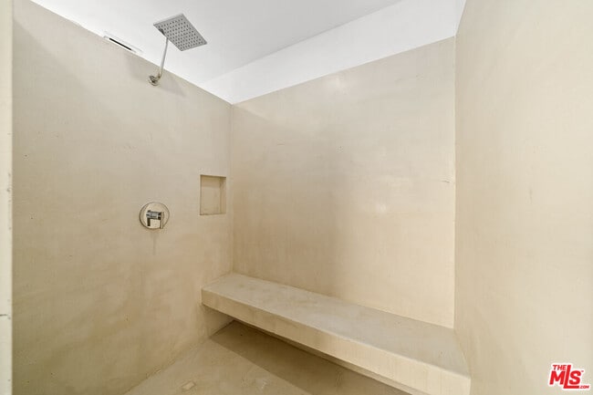 Building Photo - 23812 Malibu Crest Dr