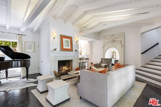 Building Photo - 111 S Glenroy Ave