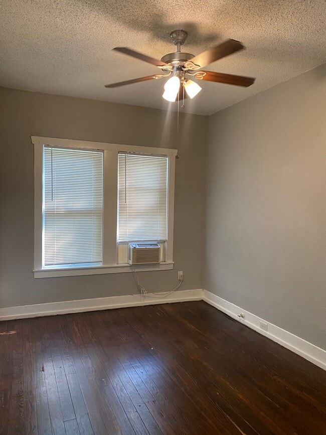 Building Photo - 428 Dunning Ave