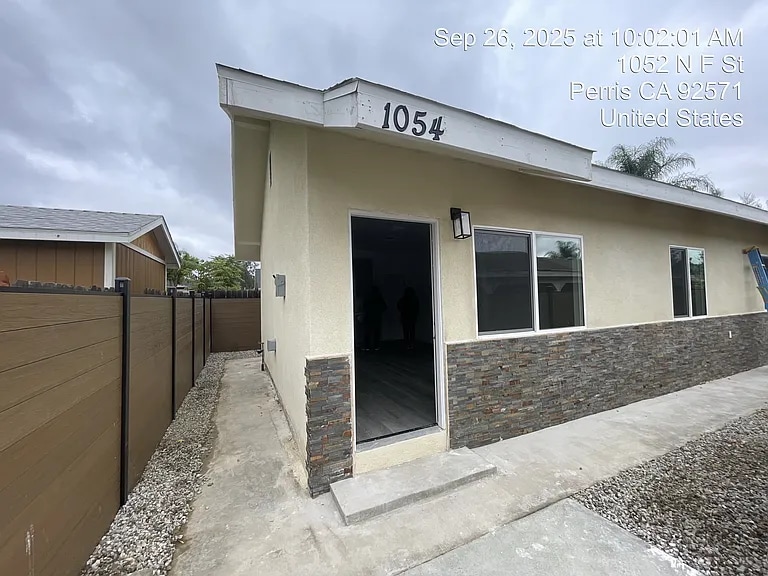 Building Photo - 1054 N F St