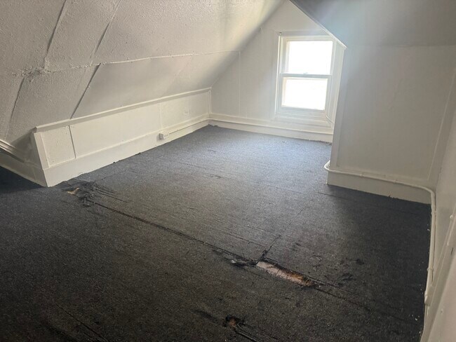 Building Photo - 601 Alexander Ave