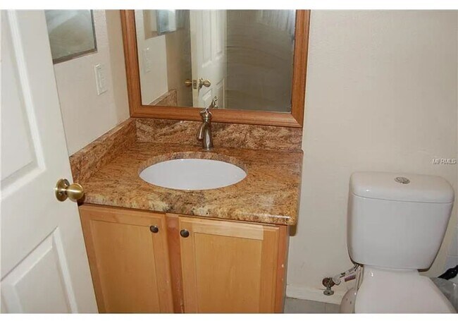Building Photo - 4 bed, 2 Bath New Tampa Home for Lease!