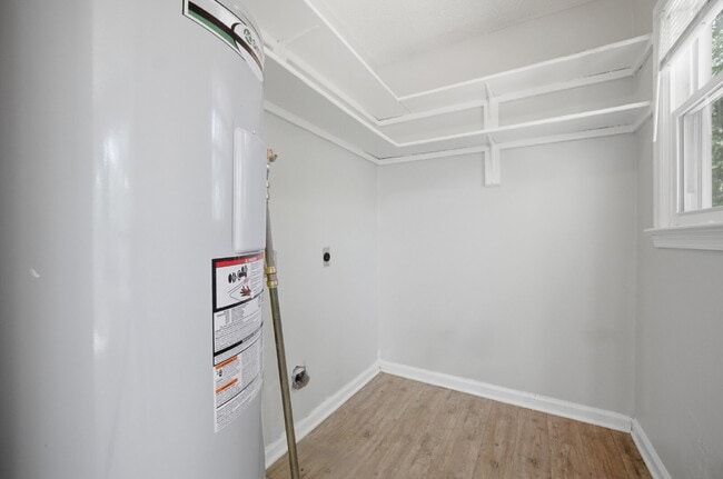 Building Photo - 3 BEDROOM RANCH HOME WITH GARAGE FOR RENT IN CENTRAL VIRGINIA BEACH!