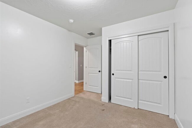 Building Photo - 5070 W Torana Dr