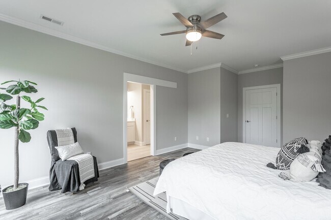 Building Photo - 8955 Silver Maple Dr