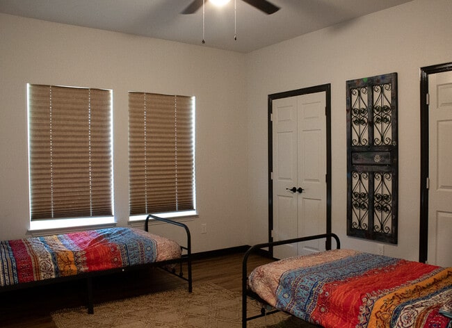 Building Photo - 1500 N Ruddell St