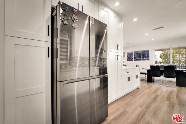 Building Photo - 12827 Sylvan St