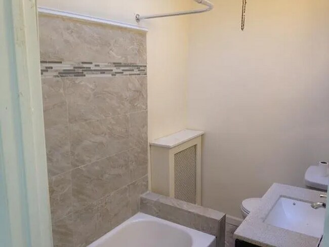 Building Photo - Spacious & Convenient Living in the Heart of Frankford