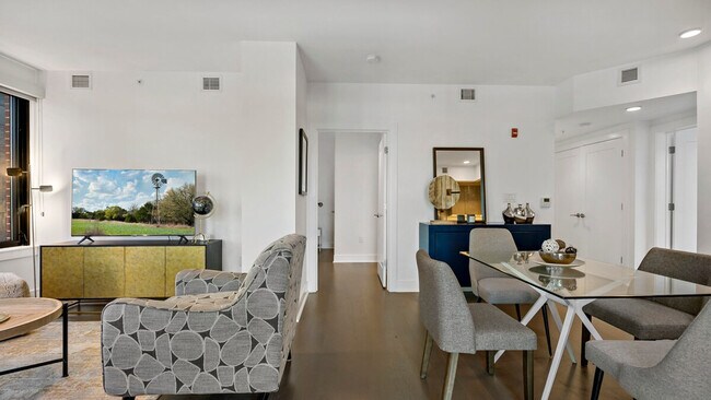 Building Photo - 815 V St NW