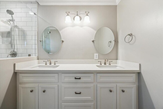 Building Photo - 6215 Cheena Dr