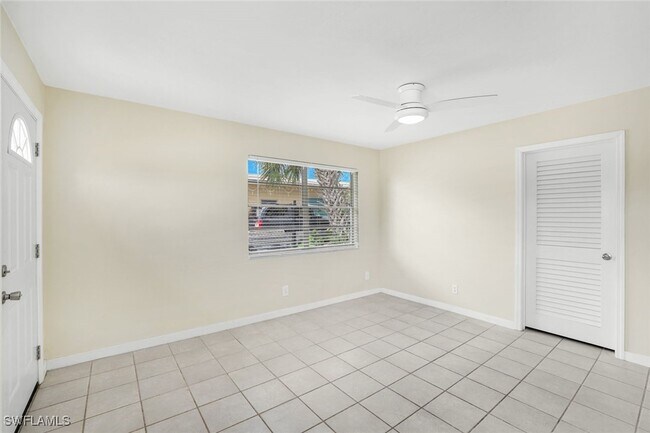 Building Photo - 527 Goodland Dr