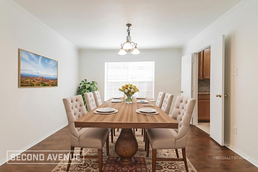 Building Photo - 925 Warbler Ln