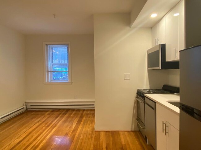 Building Photo - 1 bedroom in Boston MA 02118