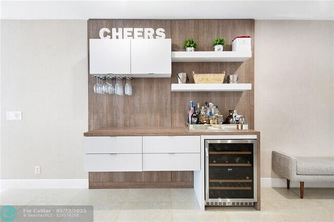 Building Photo - 2801 NE 59th St