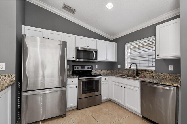 Building Photo - 475 SW Talquin Ln