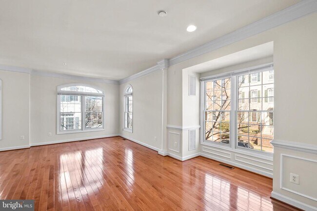 Building Photo - 8831 Ashgrove House Ln