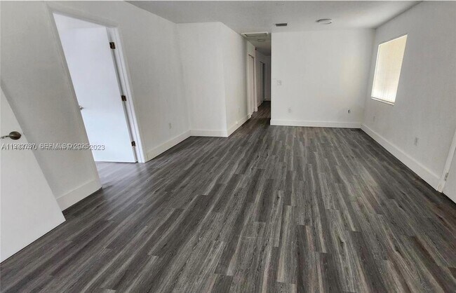 Building Photo - 580 NW 58th St