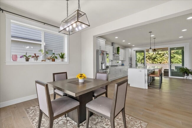 Building Photo - Luxury Living at Sagebrook