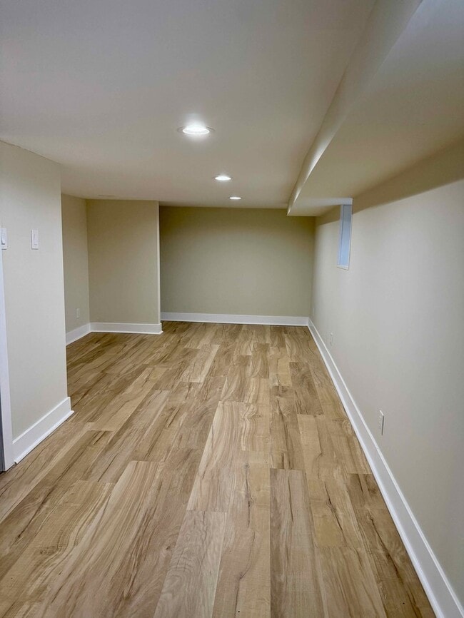 Building Photo - Beautifully Renovated 3 Bed 1 Bth Home in Webster Schools