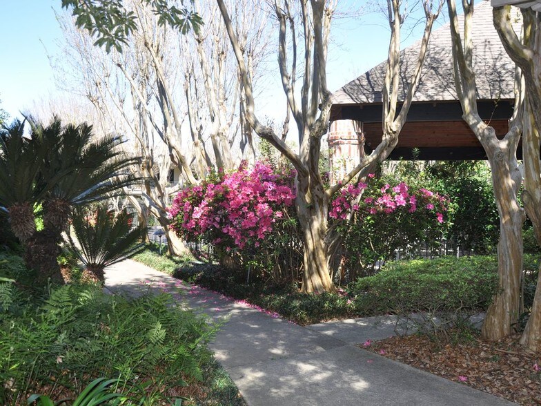 Building Photo - 213 Bendel Rd