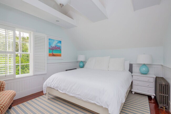 Building Photo - 131 S Edgemere St