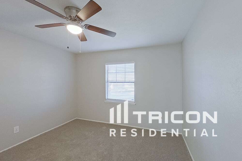 Building Photo - 10022 Deer Hollow Dr
