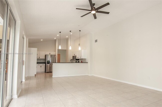 Building Photo - 7440 NW 65th Ln