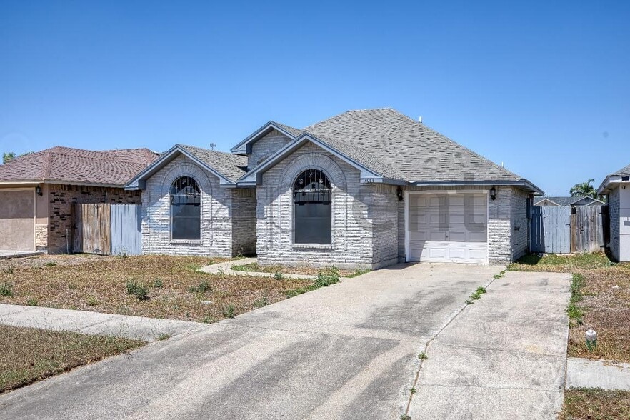 Building Photo - 6053 Blanco River St