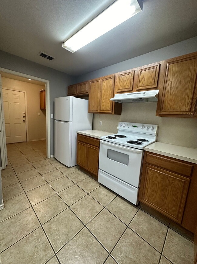 Building Photo - Move In Special of 1/2 Off The First Month...