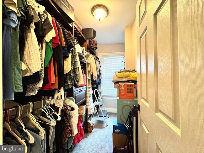 Building Photo - 425 Juniper St