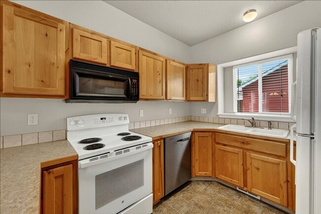 Building Photo - Boise Living at Its Best, A Stylish 3 Bed Home Near BSU, Downtown & the Greenbelt!