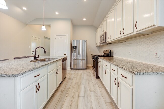 Building Photo - 3805 Shelby Cir