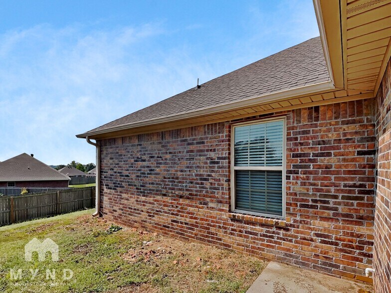 Building Photo - 2117 Ridge St