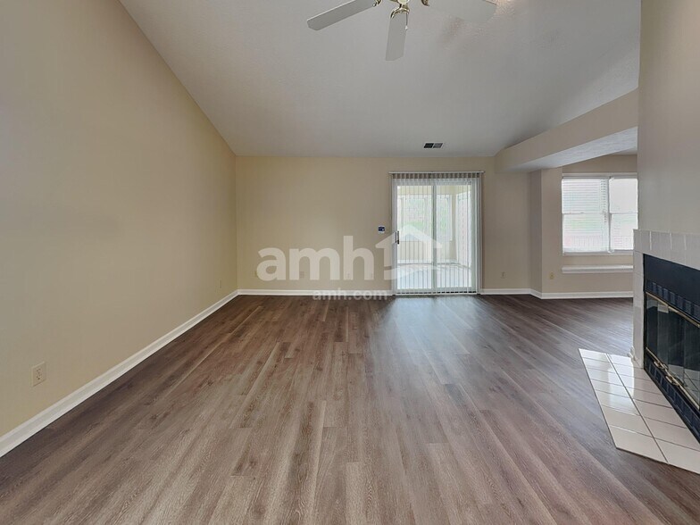 Building Photo - 4741 Common View Cir