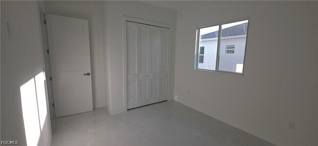 Building Photo - 322-324 Poplar St