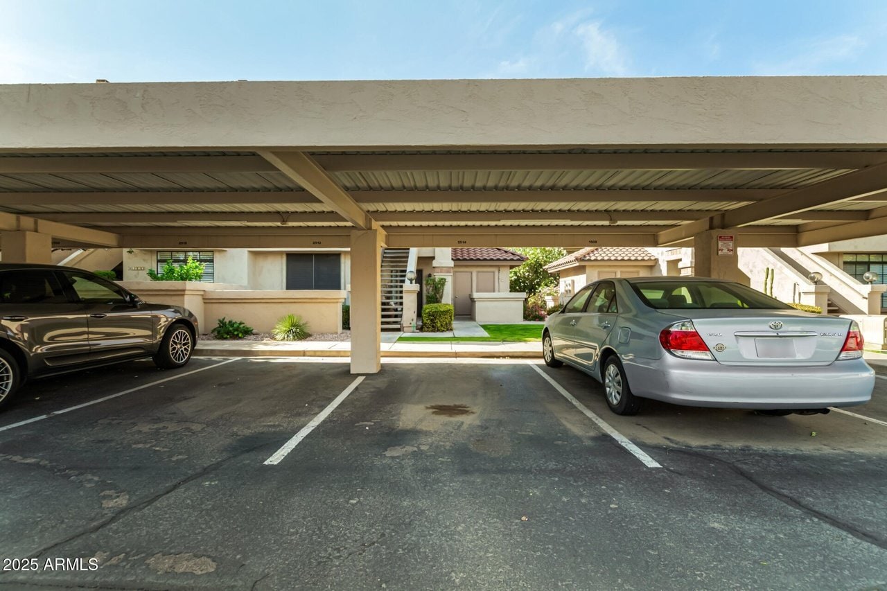 Building Photo - 9711 E Mountain View Rd