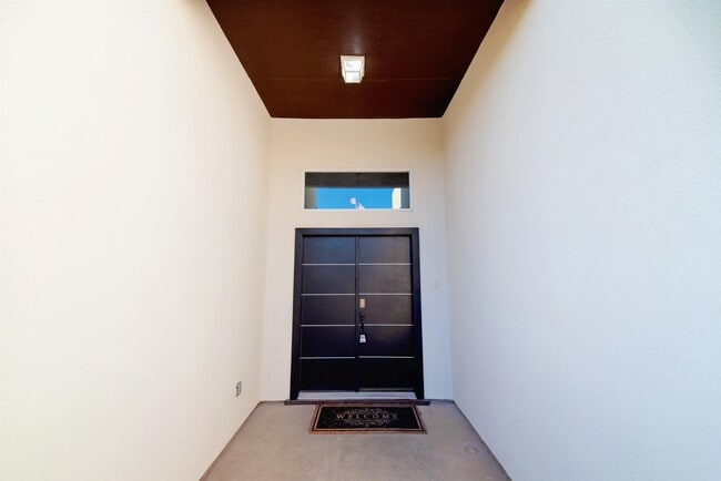 Building Photo - 120 Tranquilo Dr