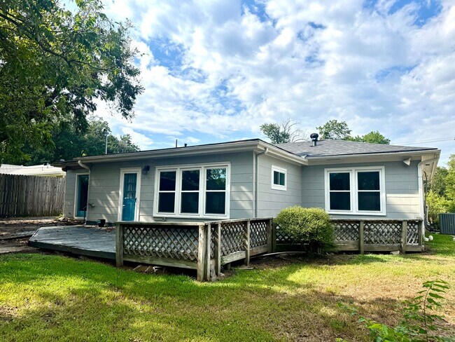 Building Photo - 1307 Aldridge-House-Commerce-"October Move...