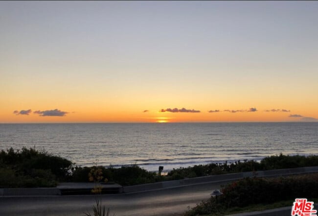 Building Photo - 6780 Shearwater Ln