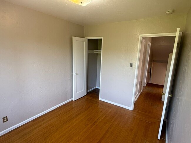 Building Photo - 3-Bedroom Single Family Home in Richmond Annex / El Cerrito Area