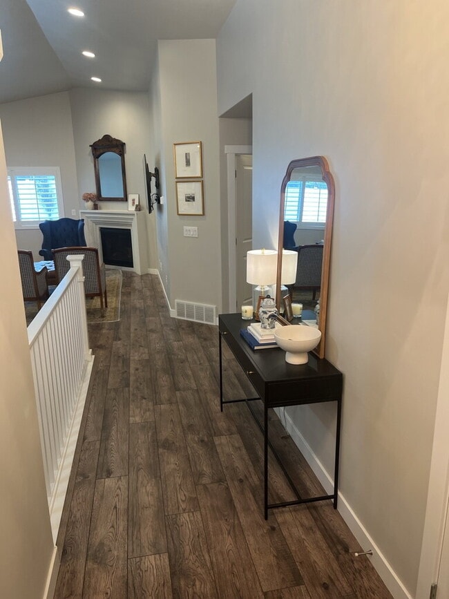 Building Photo - Charming East Provo Home with Scenic Views...