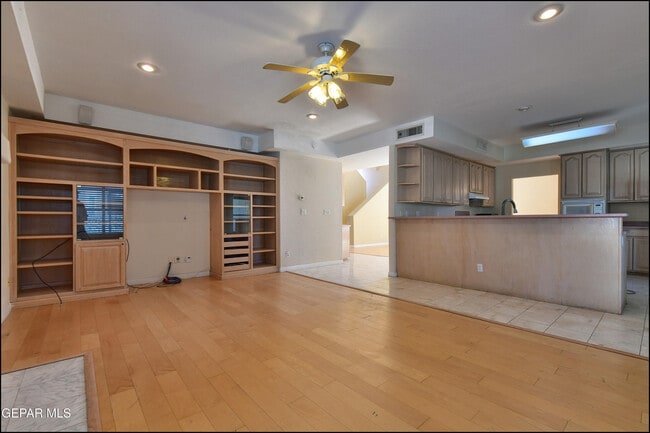 Building Photo - 6123 La Posta Dr